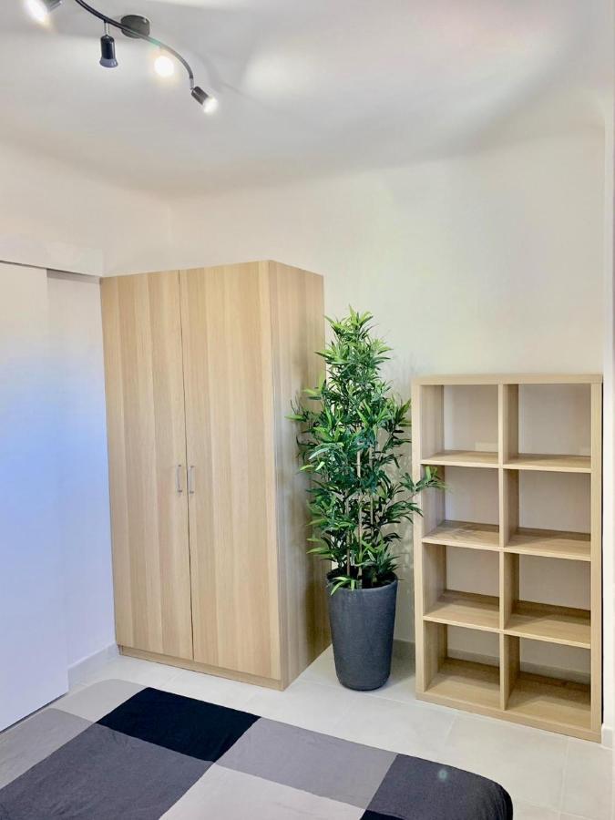 T2 Bis Cosy Climatise, Intra Muros Avignon Exterior photo